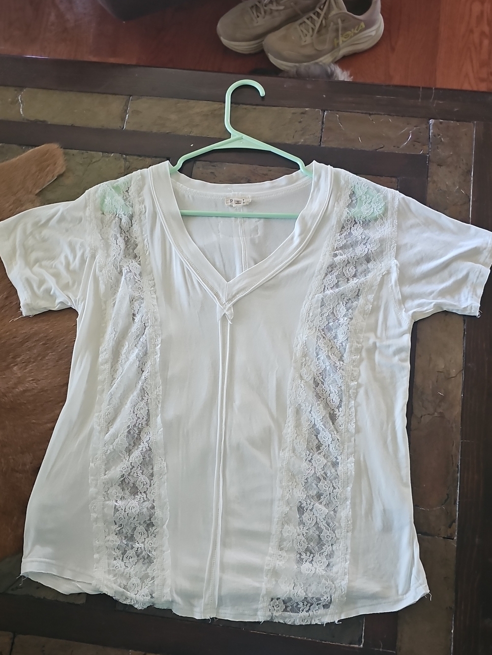 POL White Lace-Panel V-Neck Short Sleeve Top
